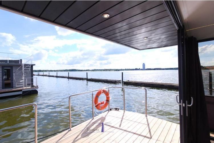 Hausboot Fjord Aries Mit Dachterrasse In Schleswig Hotel Buitenkant foto