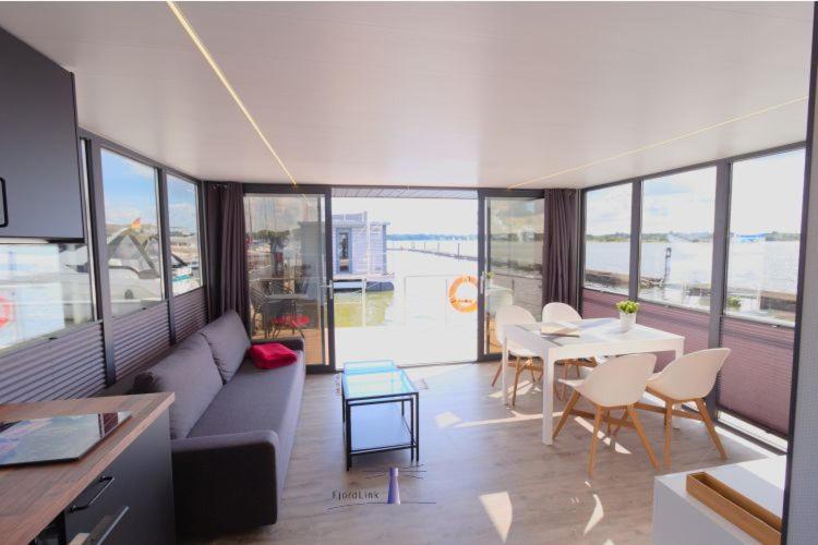 Hausboot Fjord Aries Mit Dachterrasse In Schleswig Hotel Buitenkant foto